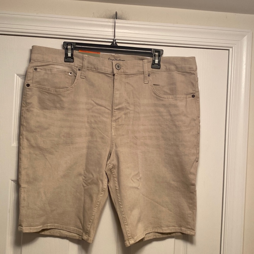 Brand New Goodfellow & Co Khaki Slim Shorts…size W40